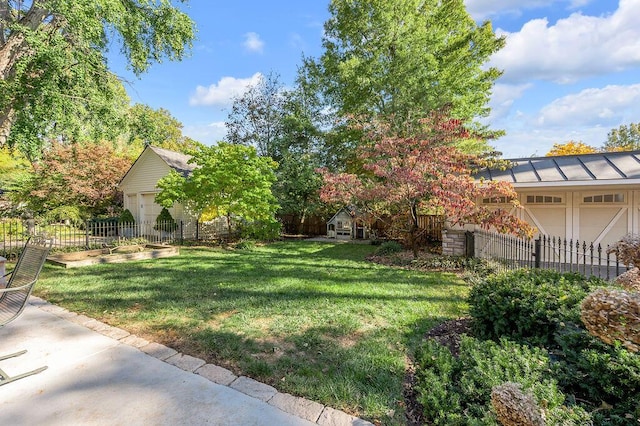 view of yard with a garage