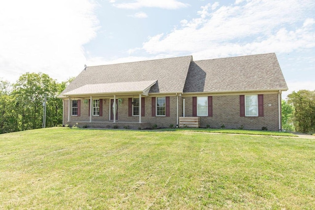 view of front of home with a front lawn