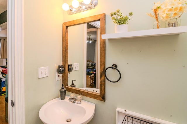 bathroom featuring a sink