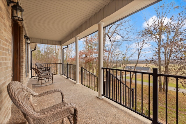 balcony featuring covered porch