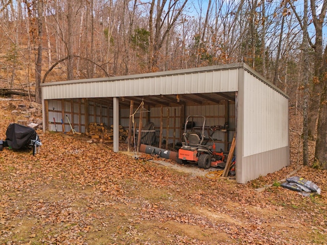 view of outbuilding