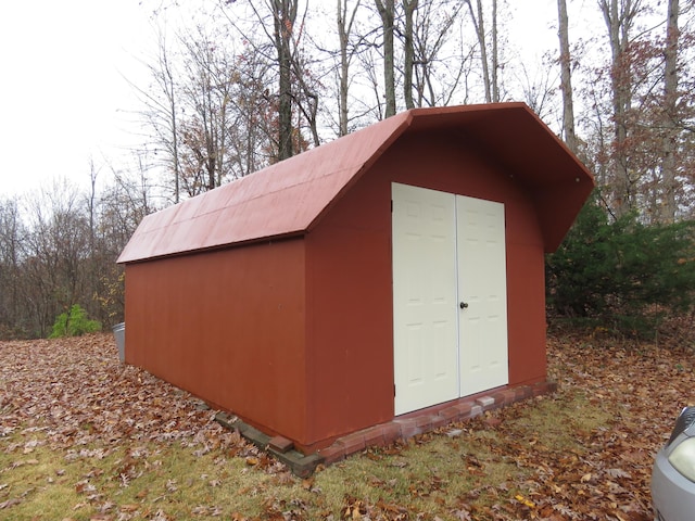 view of outbuilding