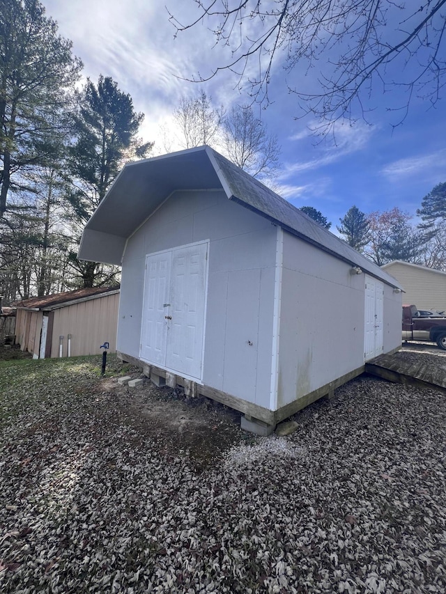 view of outbuilding