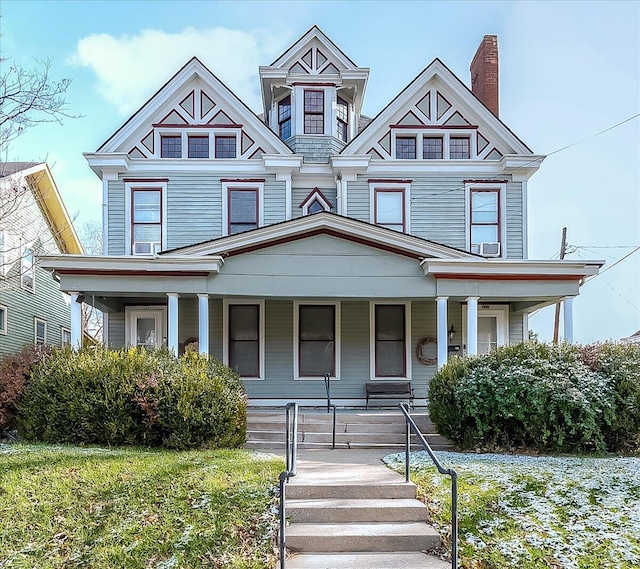 view of front of house featuring a porch