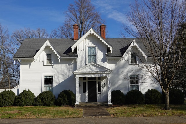 view of front of house featuring a front yard