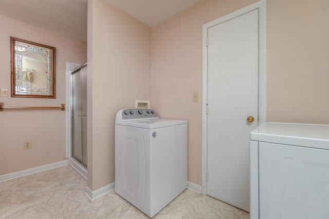 laundry area featuring washer / dryer