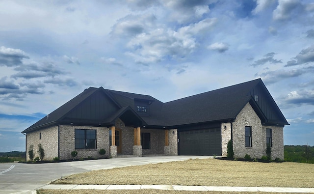 view of front of house featuring a garage