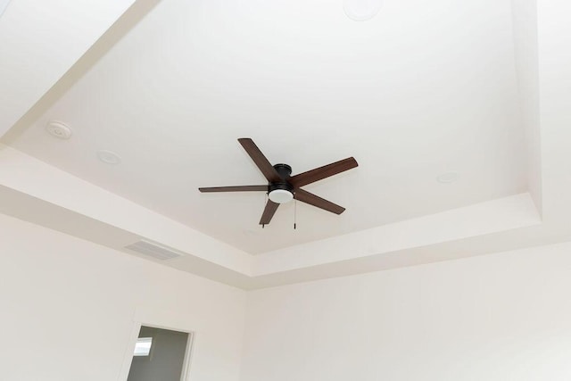 interior details with a ceiling fan and visible vents
