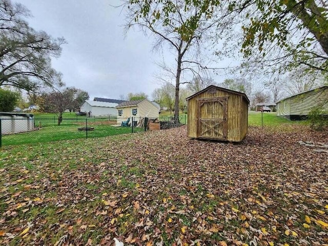 view of yard with a shed