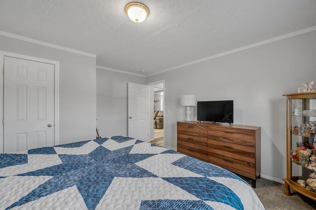 bedroom featuring a textured ceiling, carpet floors, and crown molding