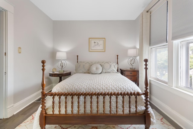 424 S 4th St, Danville, KY 40422 - bedroom featuring baseboards and wood finished floors