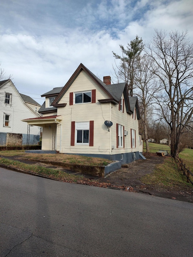 view of front of property