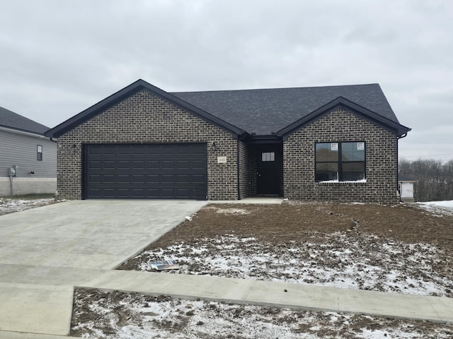 view of front facade featuring a garage