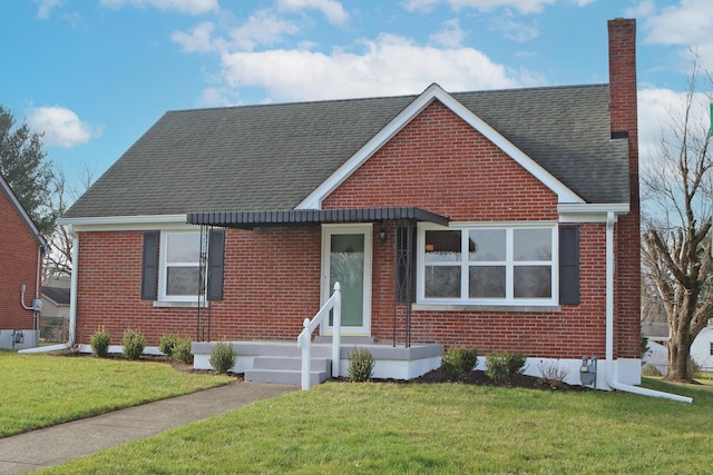 view of front of home featuring a front yard