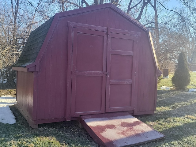 view of outbuilding