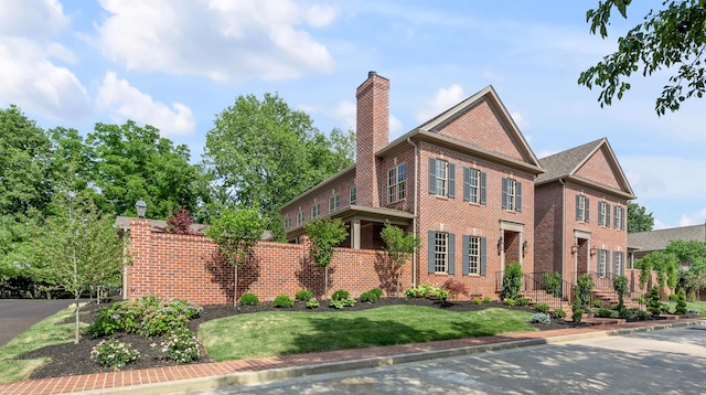 view of front of property with a front yard