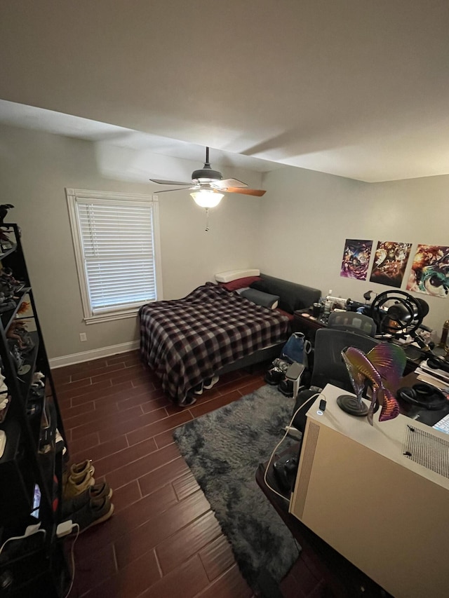 bedroom with ceiling fan