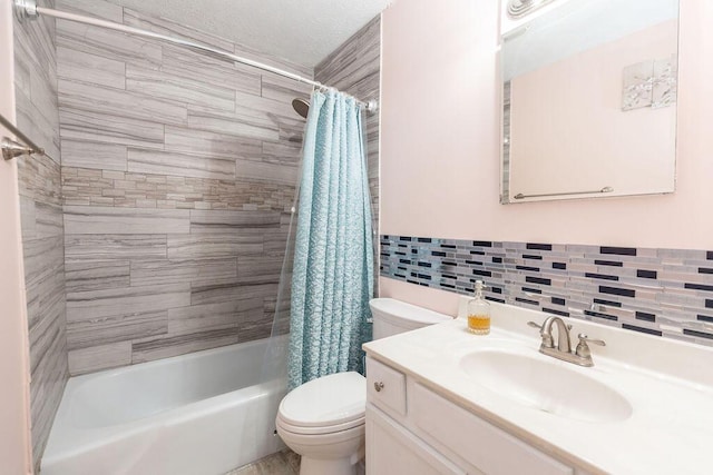 full bathroom with backsplash, shower / bath combo with shower curtain, vanity, and toilet