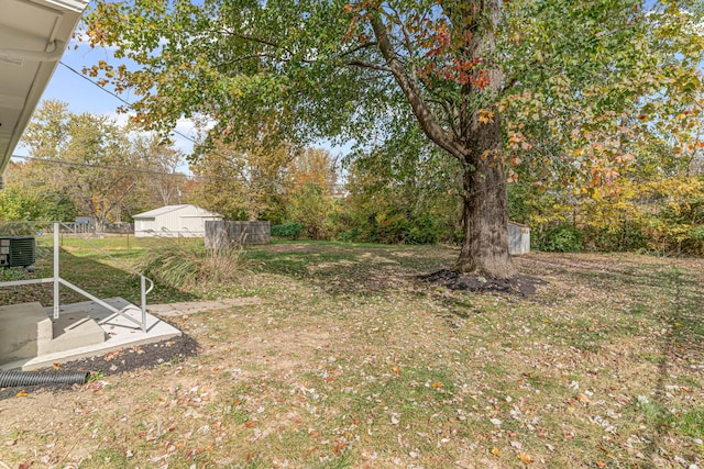 view of yard featuring cooling unit