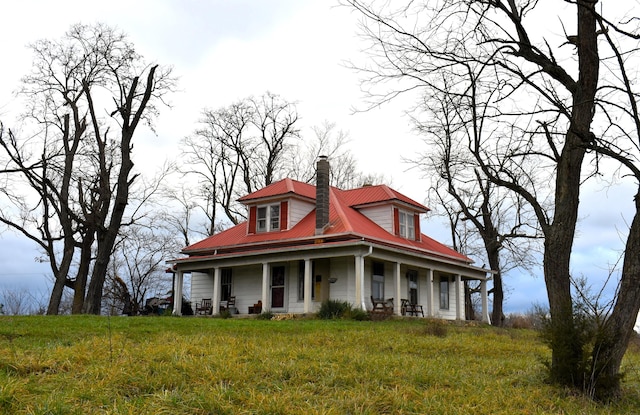 view of front of home featuring a porch