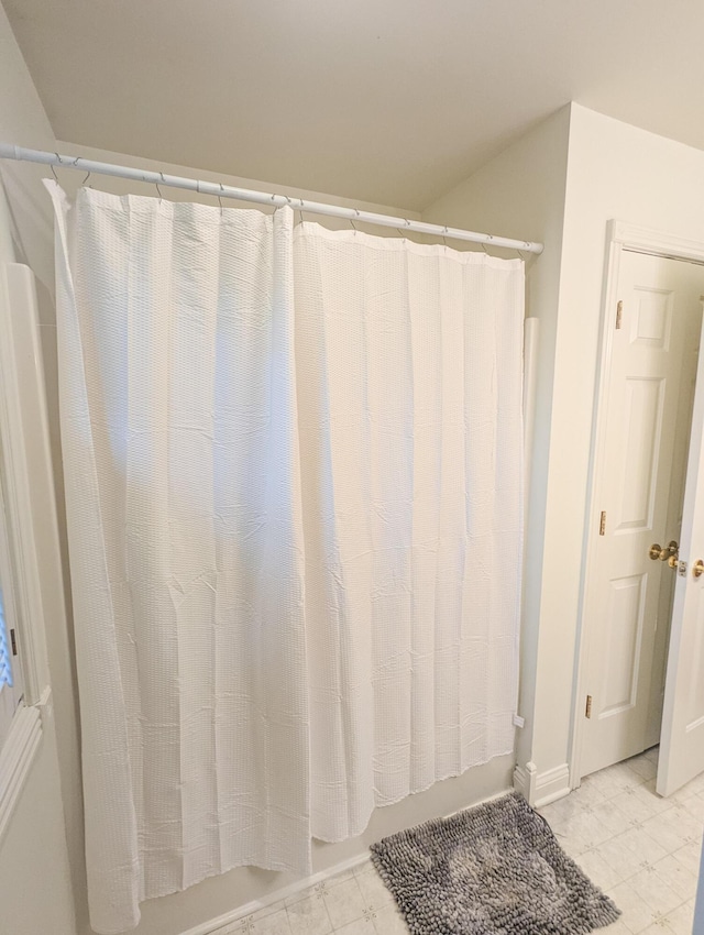 781 E Lexington St, Harrodsburg, KY 40330 - bathroom with baseboards