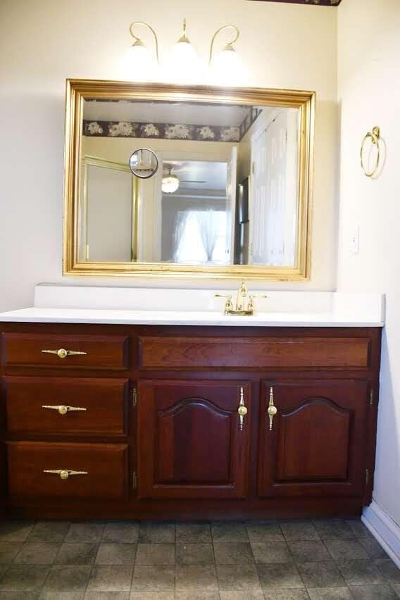 bathroom featuring vanity