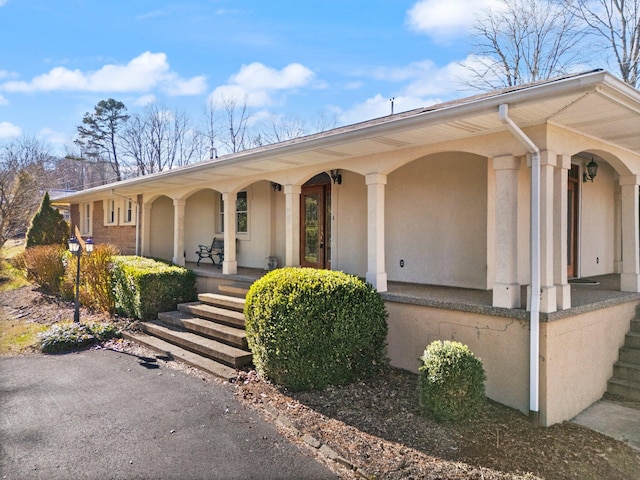 view of front of home featuring a porch