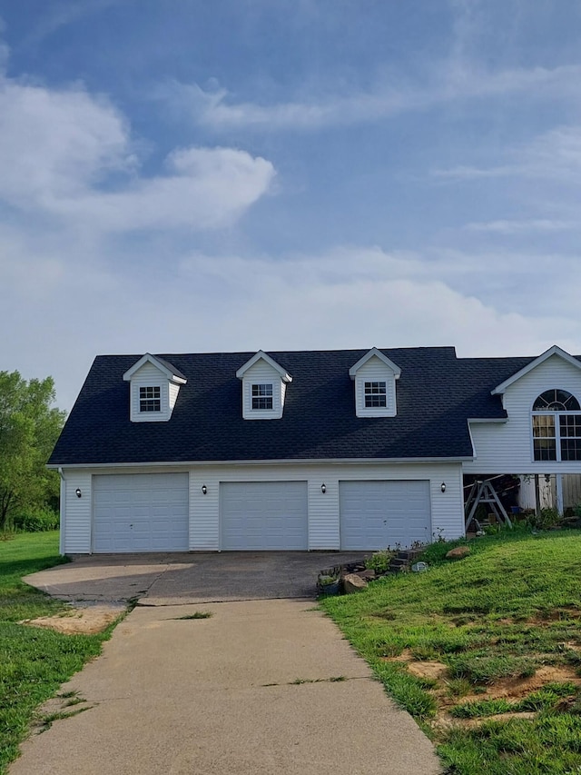 1280 Woodbury Loop, Morgantown, KY 42261 - view of front of house with a front lawn and a garage
