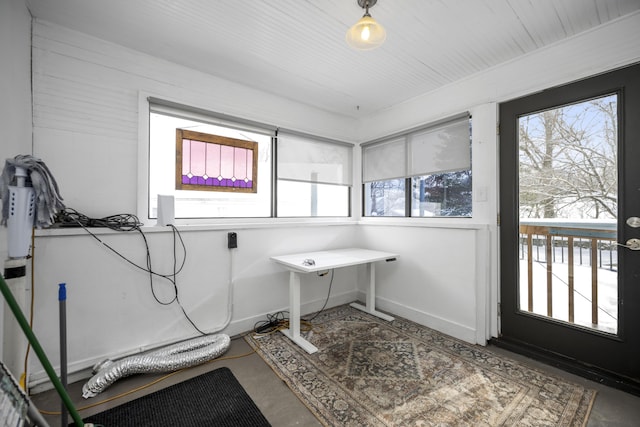 bathroom with baseboards