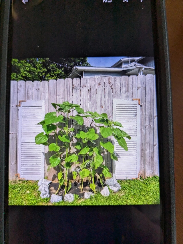 details with fence