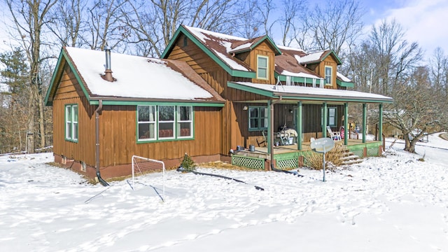 view of front facade with covered porch