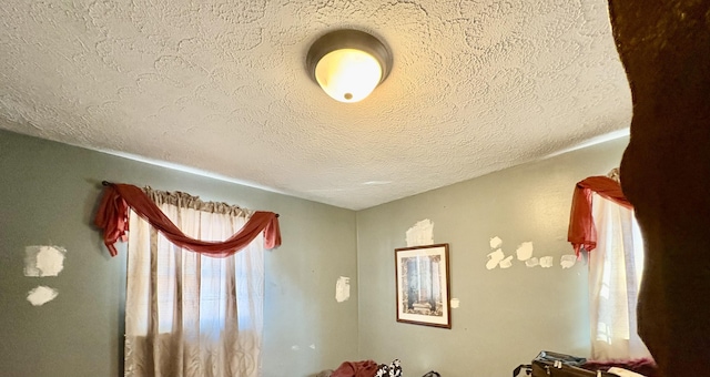 room details featuring a textured ceiling