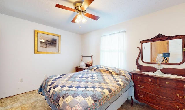 bedroom with ceiling fan