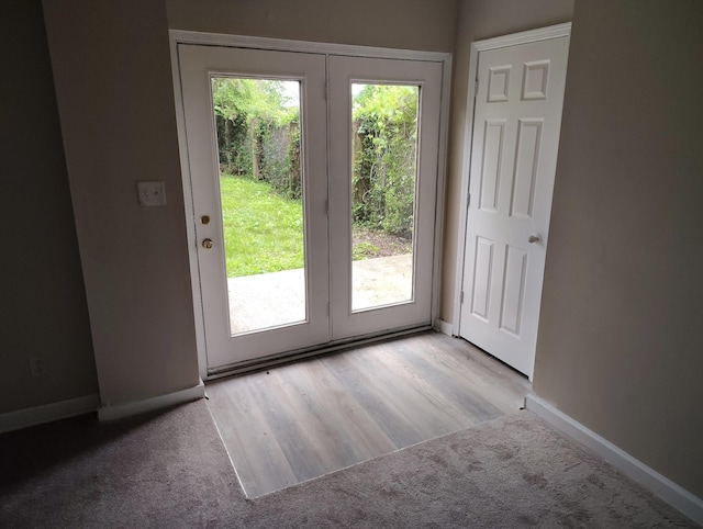 519/519.5 E Walnut St, Danville, KY 40422 - doorway featuring baseboards