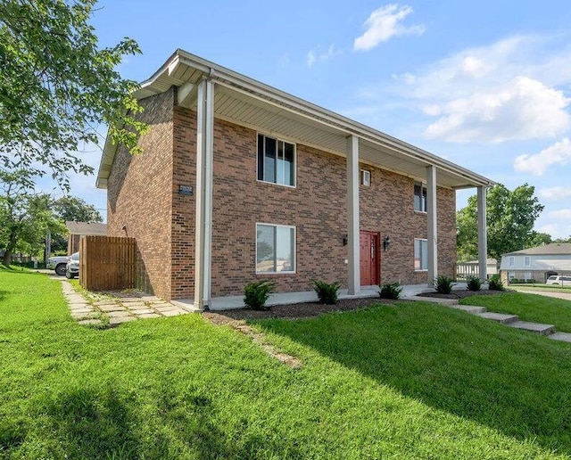 view of front of property with a front yard