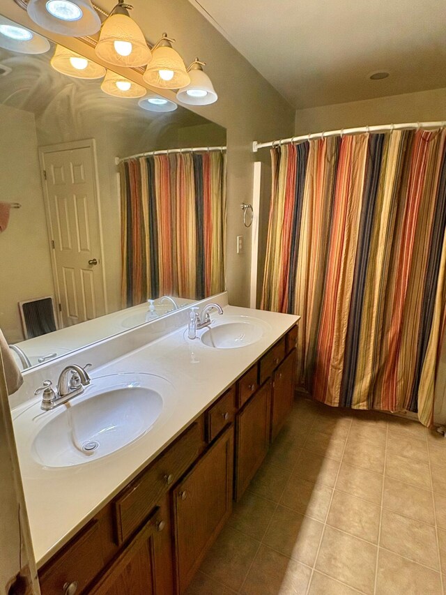 full bathroom with shower / bath combo, vanity, and toilet