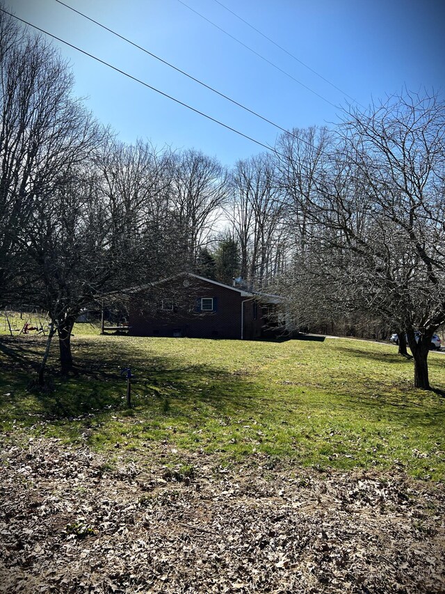 exterior space featuring an outbuilding