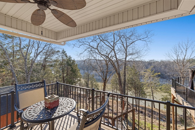 balcony with ceiling fan