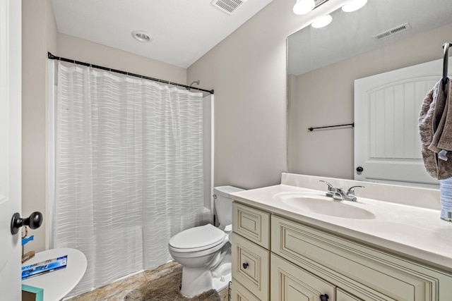 full bathroom with toilet, vanity, and shower / bath combo