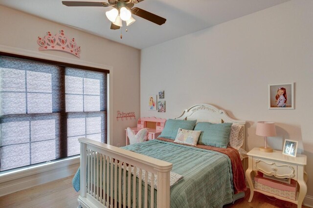 bedroom with baseboards, carpet floors, and visible vents