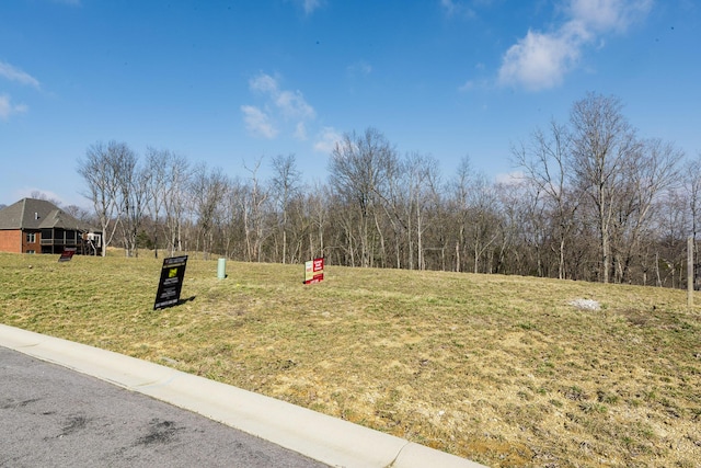 Listing photo 2 for 2307 White Oak Way, Fisherville KY 40023