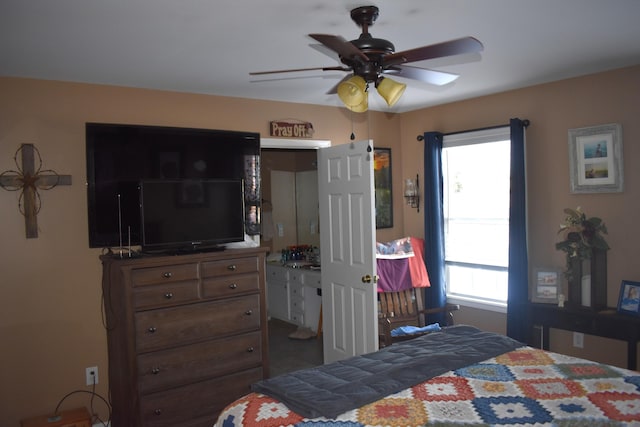 bedroom with ceiling fan