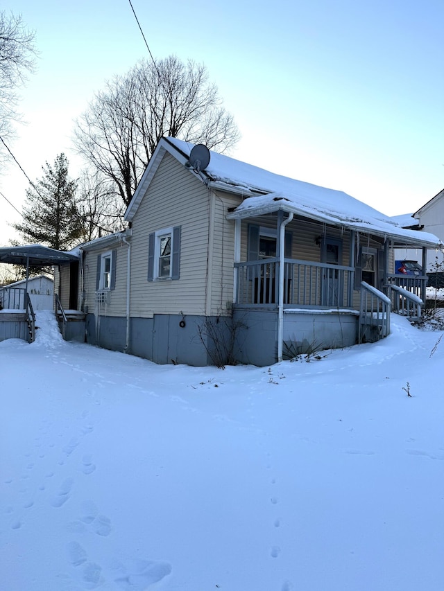 view of front of house featuring a porch