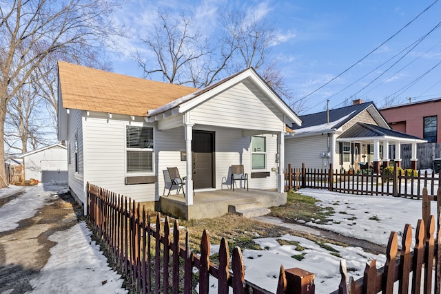 109 Hazel Ave, Lexington, KY 40502 - view of front of property with a fenced front yard and covered porch