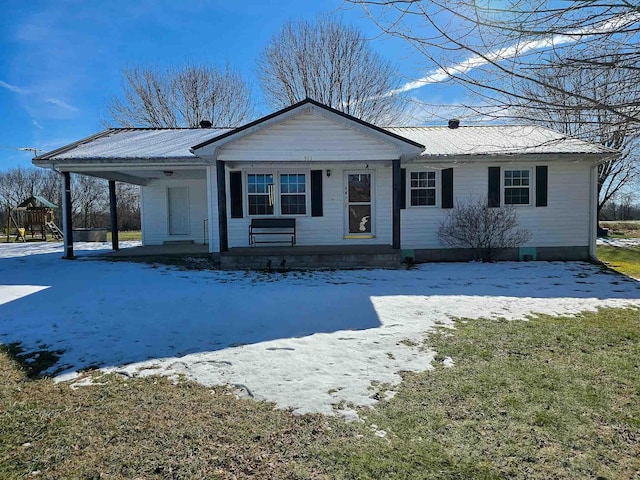 ranch-style house with a porch