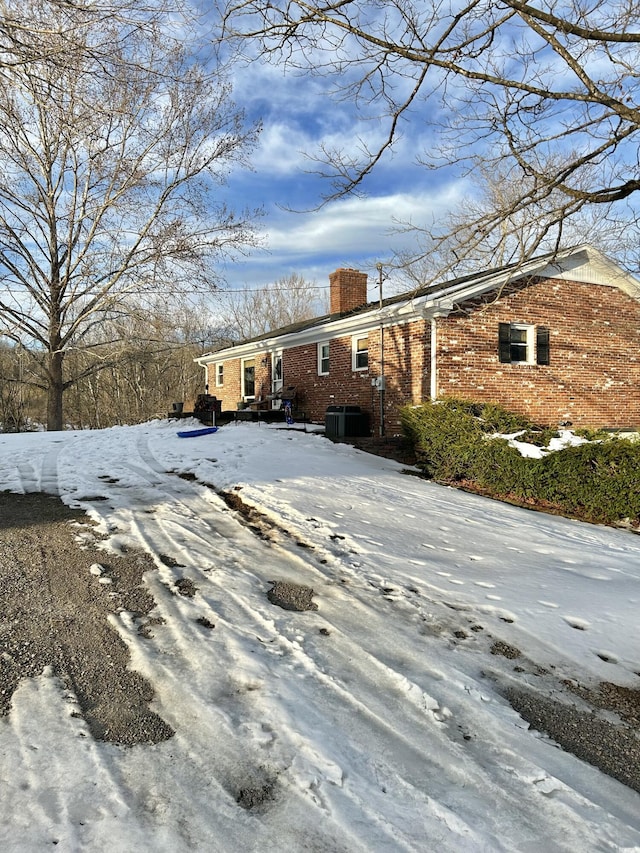 view of front of property featuring cooling unit