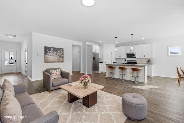 101 Elam Ave, Nicholasville, KY 40356 - living area with recessed lighting, baseboards, and light wood-style floors