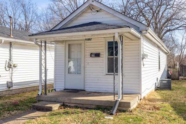 view of front of home with central air condition unit