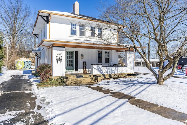 view of front of property with a porch