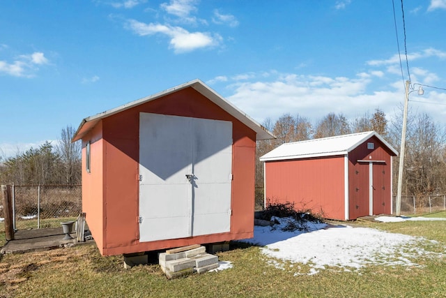 view of outdoor structure with a yard